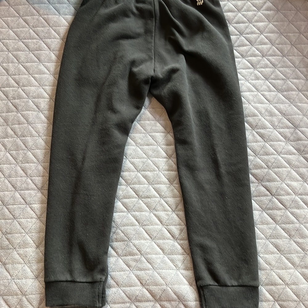 Boys X/S, 4/5. All in Motion Black Joggers with pockets. - Picture 7 of 8